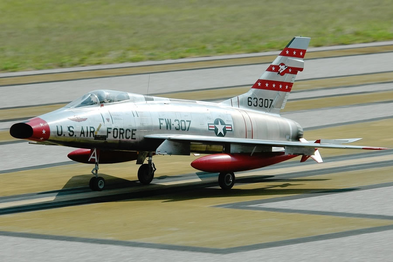 Illustration for article titled Top Gun 2008: Biggest RC Airplane Competition in the World